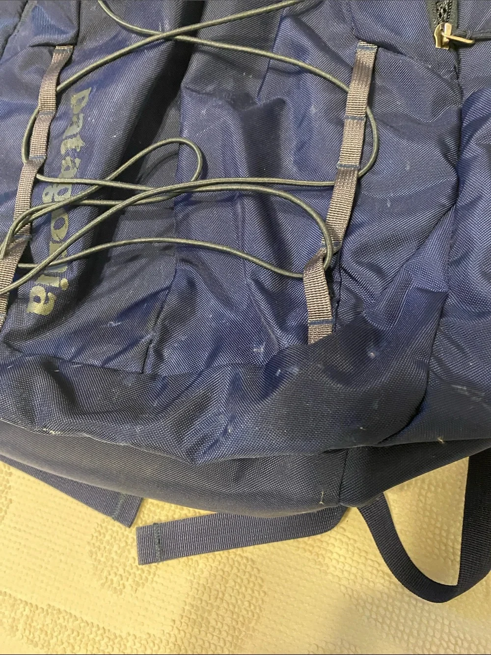 Patagonia Deep Blue Bungee Front Daypack, looks new inside,  see pictures